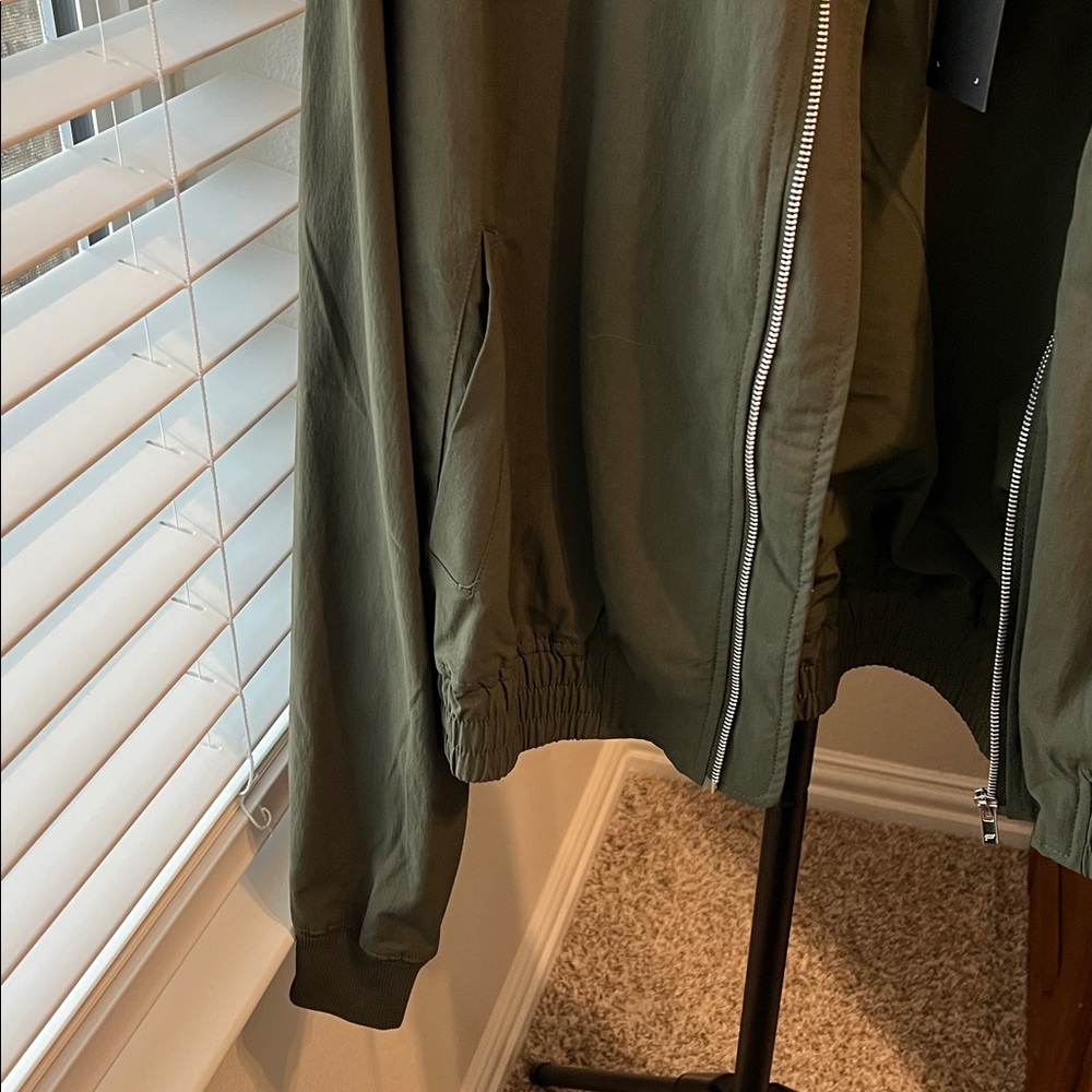 Fabletics Bomber Jacket - Picture 4 of 6